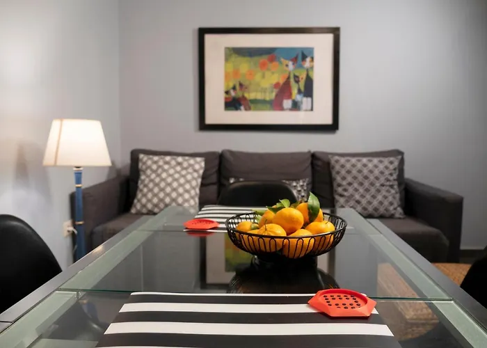 Central Terrace Modern Apartment