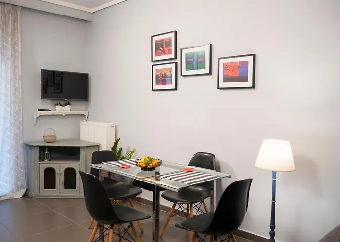 Central Terrace Modern Apartment